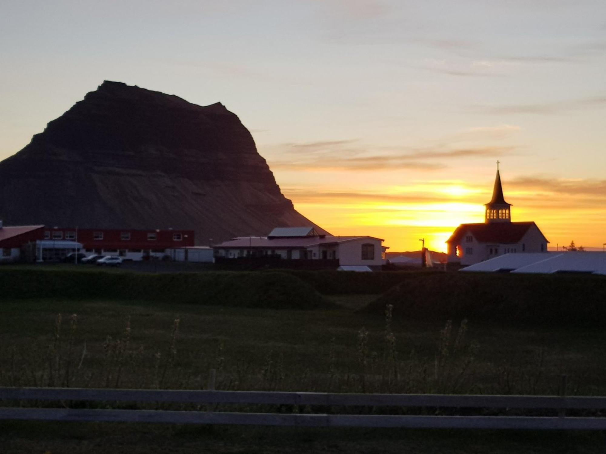 Kirkjufell View * Grundarfjörður